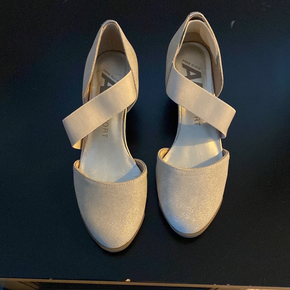 Anne Klein wedges - Picture 2 of 5